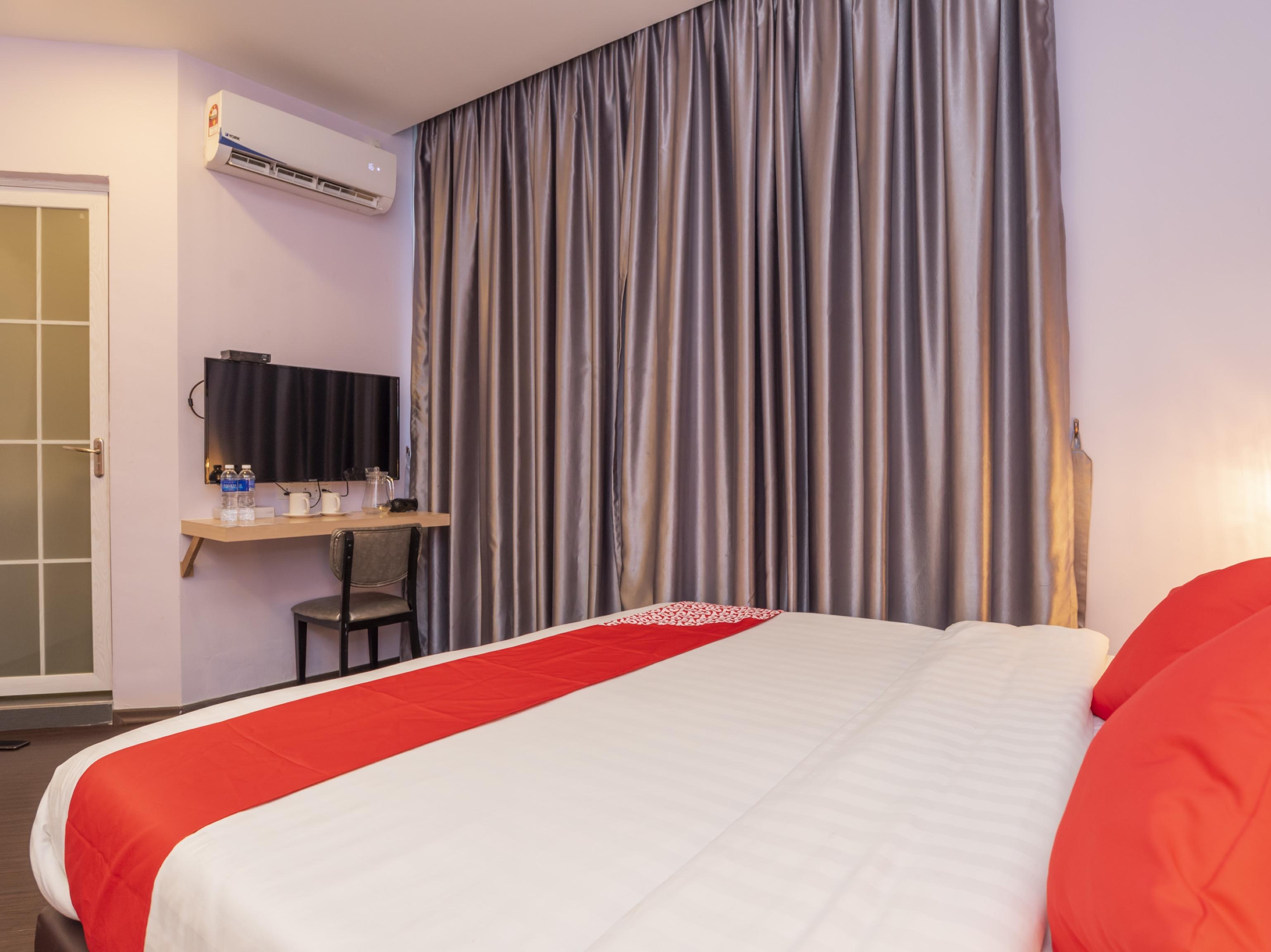OYO 89423 Zenz Hotel Kulai Exterior foto
