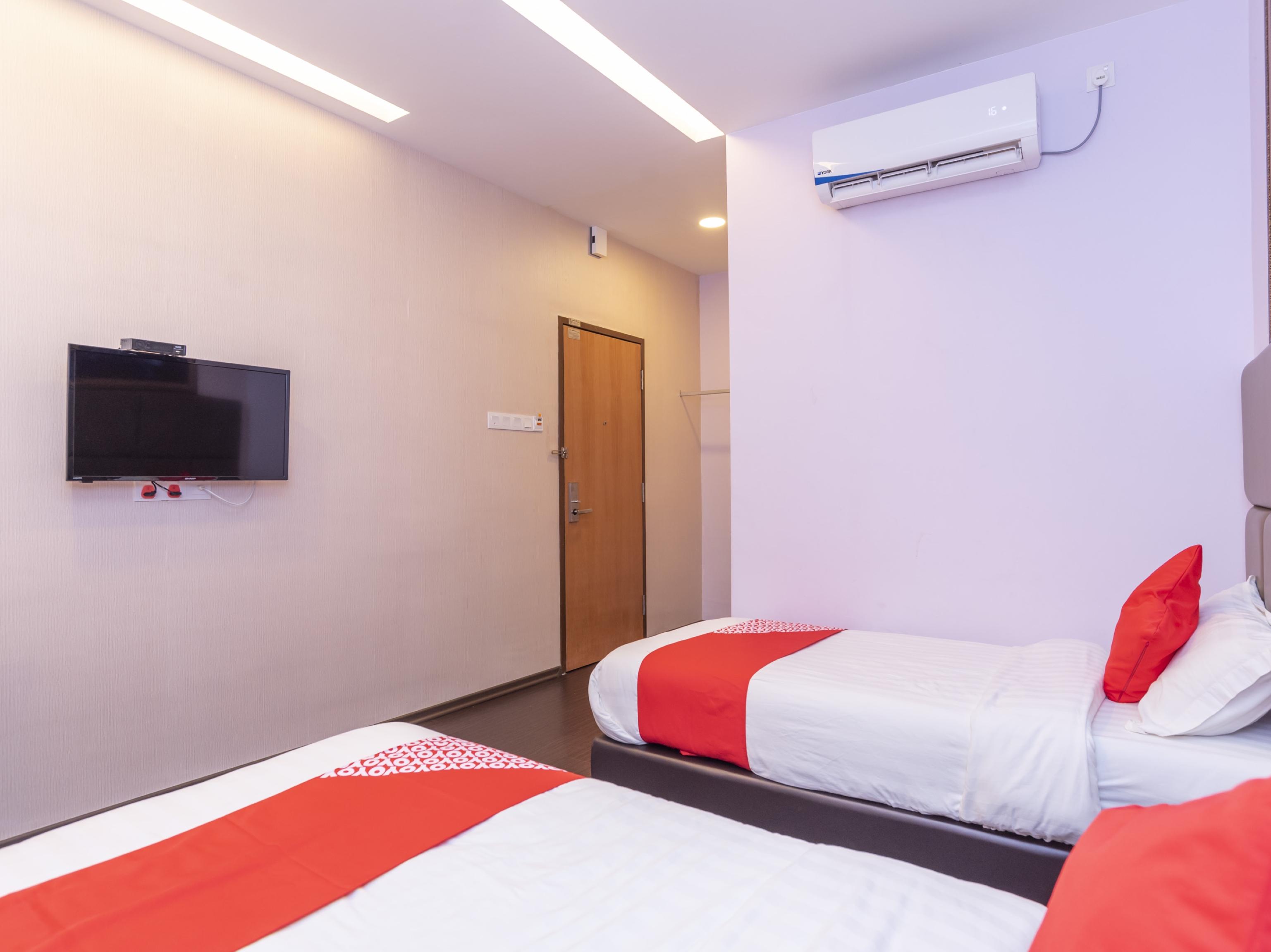 OYO 89423 Zenz Hotel Kulai Exterior foto