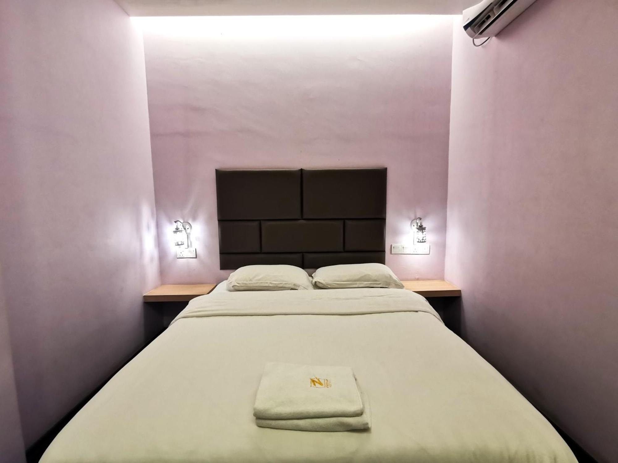 OYO 89423 Zenz Hotel Kulai Exterior foto