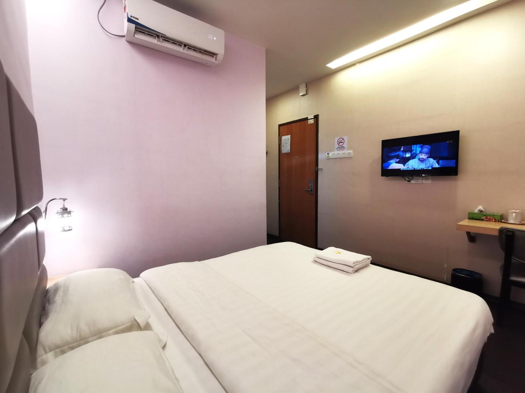 OYO 89423 Zenz Hotel Kulai Exterior foto
