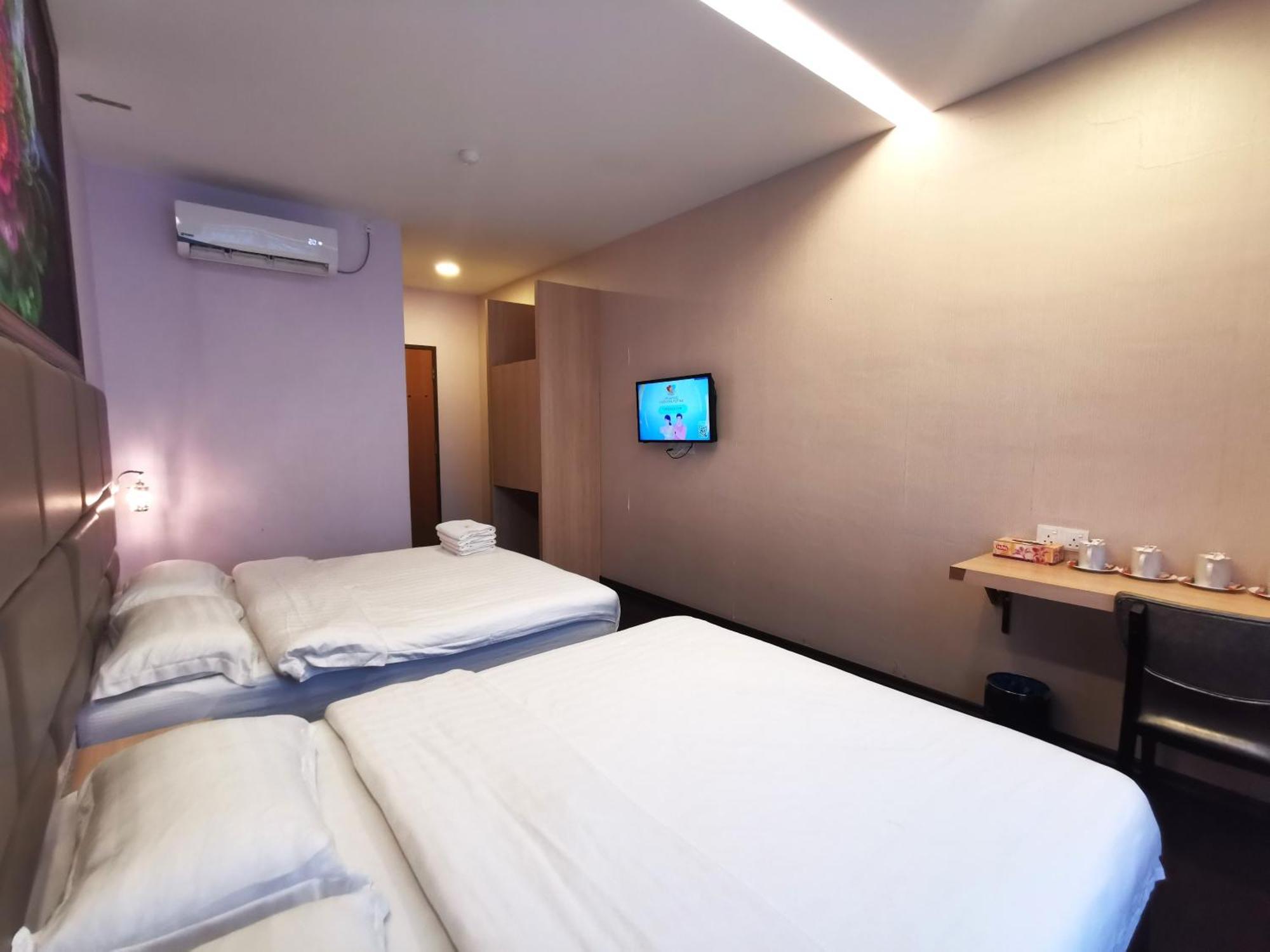 OYO 89423 Zenz Hotel Kulai Exterior foto